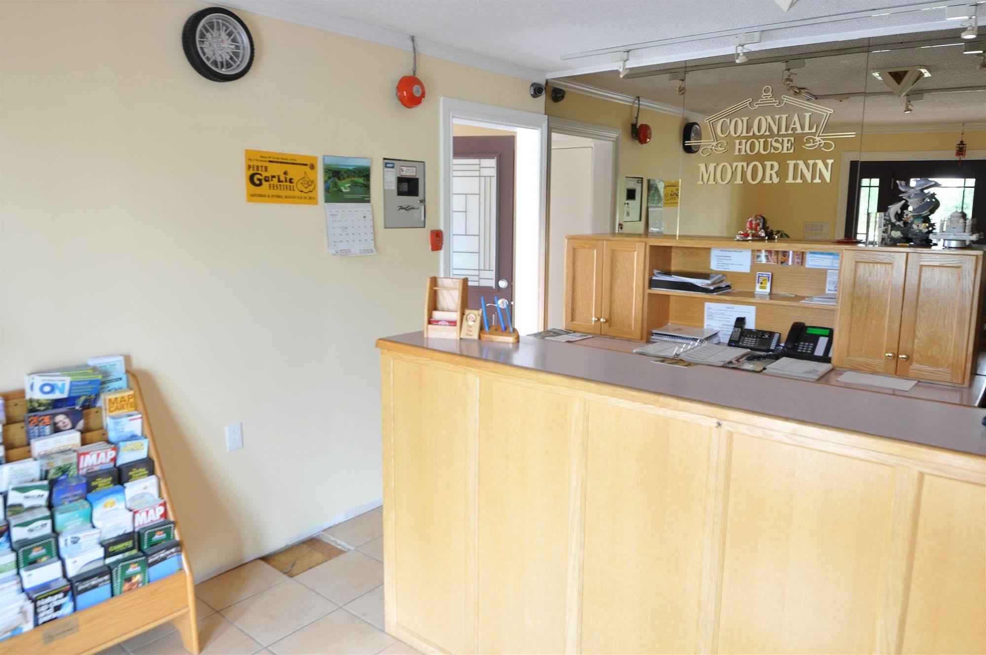 Colonial House Motor Inn Перт Екстер'єр фото